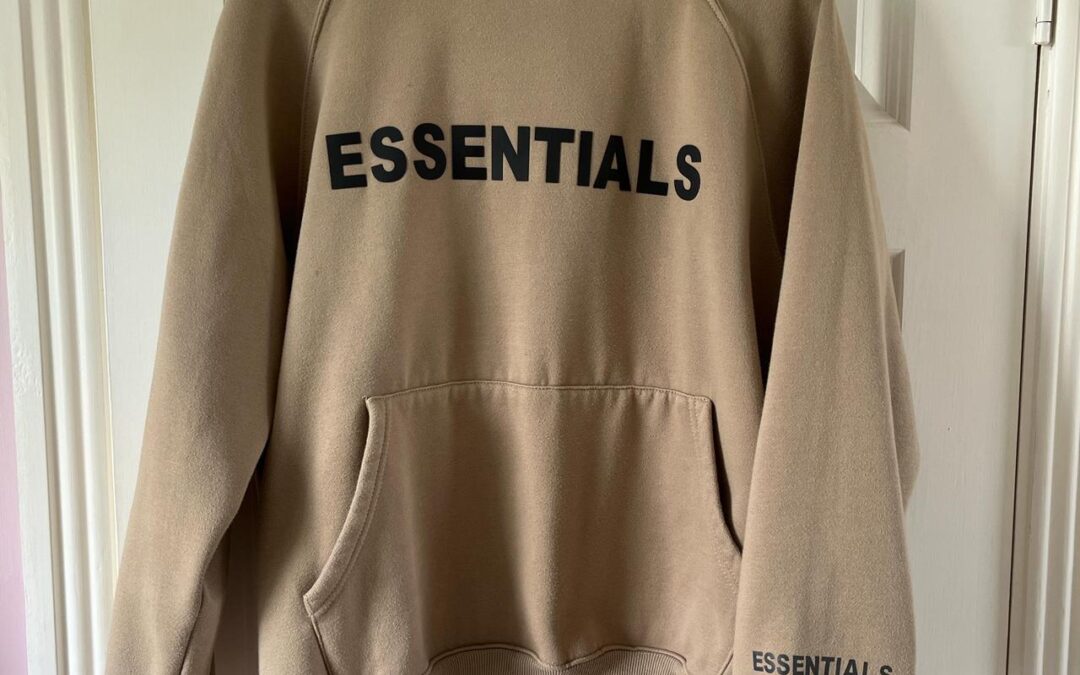 Essentials Hoodie: The UK’s Streetwear Staple Everyone’s Obsessed With