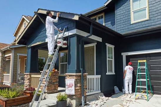 Why Yard Cleanup Should Come Before an Exterior Painting Project